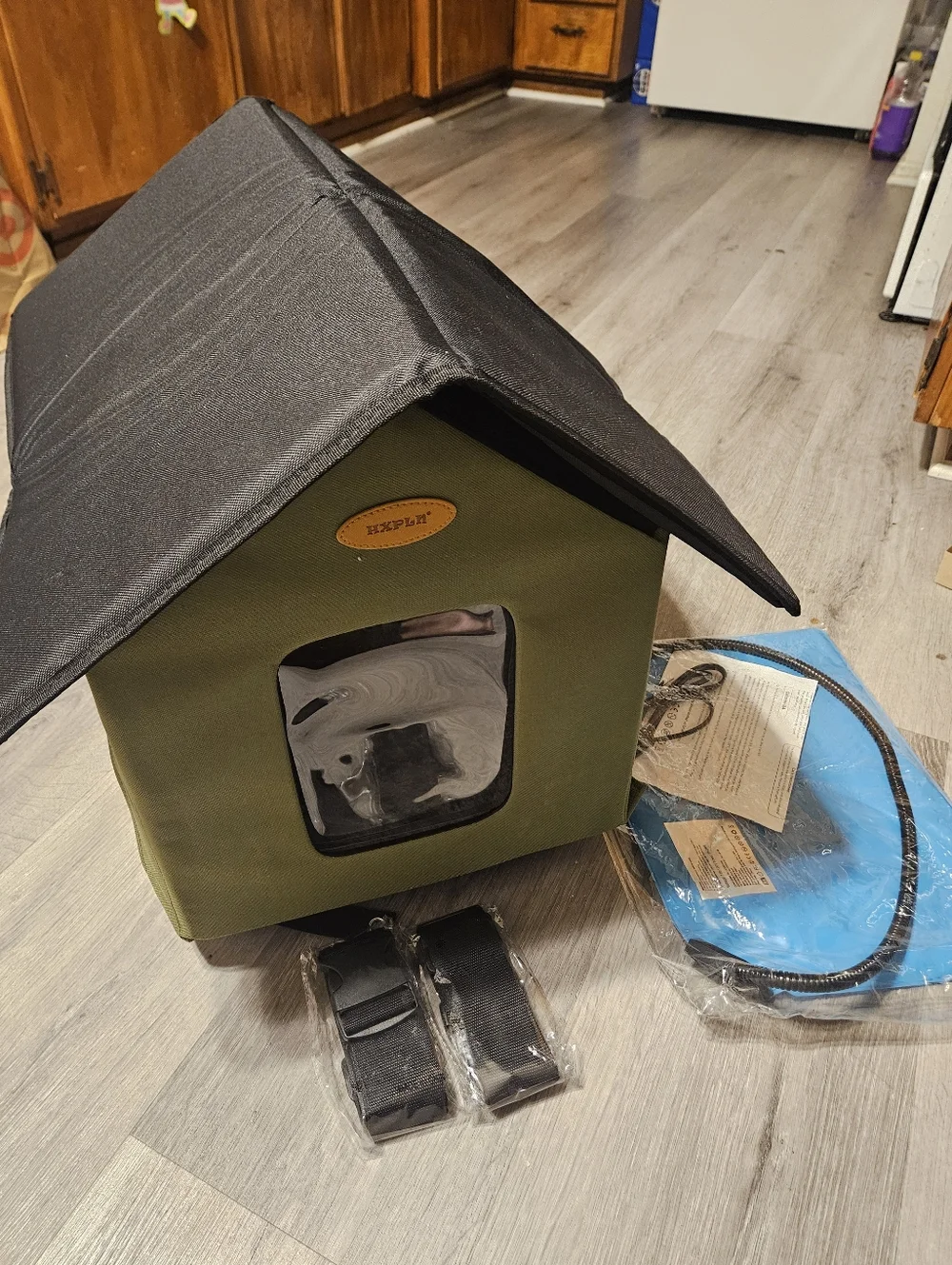 Heated Cat House/ Bed for Outdoor Cats Elevated, Insulated, Heated